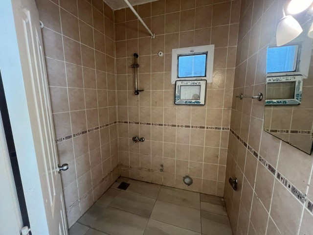 2+1 FLAT FOR SALE IN KYRENIA CENTRAL ASLANLI VILLA AREA