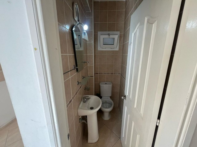 2+1 FLAT FOR SALE IN KYRENIA CENTRAL ASLANLI VILLA AREA