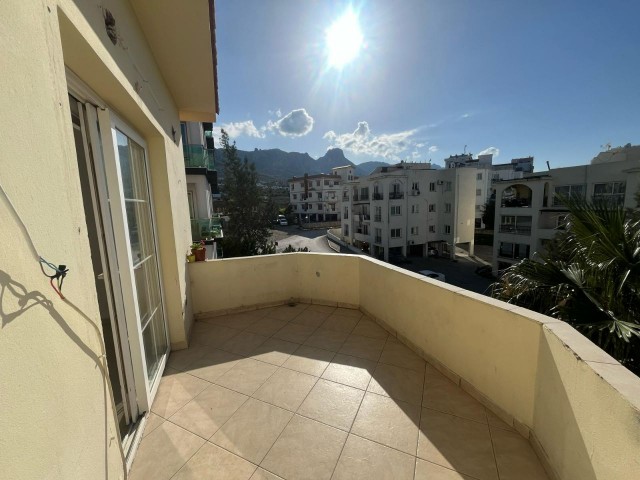 2+1 FLAT FOR SALE IN KYRENIA CENTRAL ASLANLI VILLA AREA