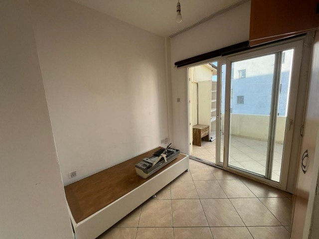 2+1 FLAT FOR SALE IN KYRENIA CENTRAL ASLANLI VILLA AREA