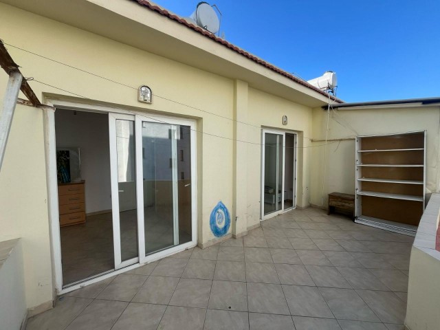 2+1 FLAT FOR SALE IN KYRENIA CENTRAL ASLANLI VILLA AREA