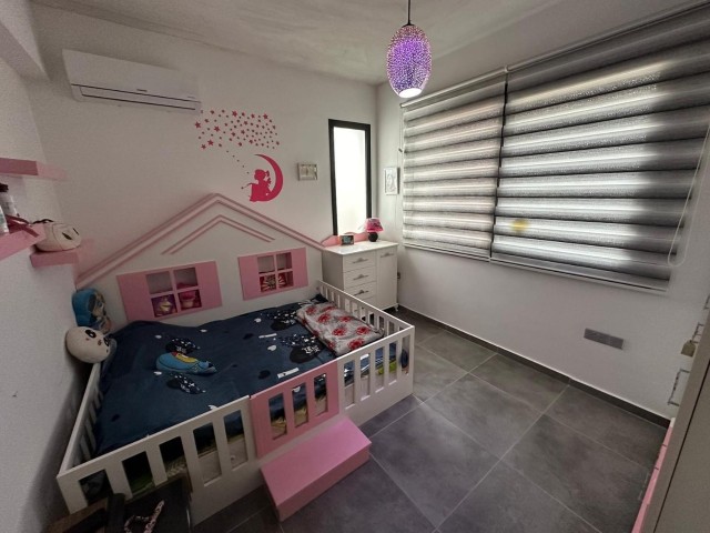 200 m2 4+1 Maisonette-Villa mit Garten zum Verkauf in Demirhan