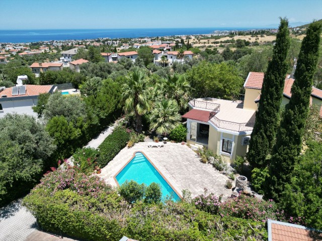 4+1 Villa mit Pool zum Verkauf in Kyrenia Alsancak