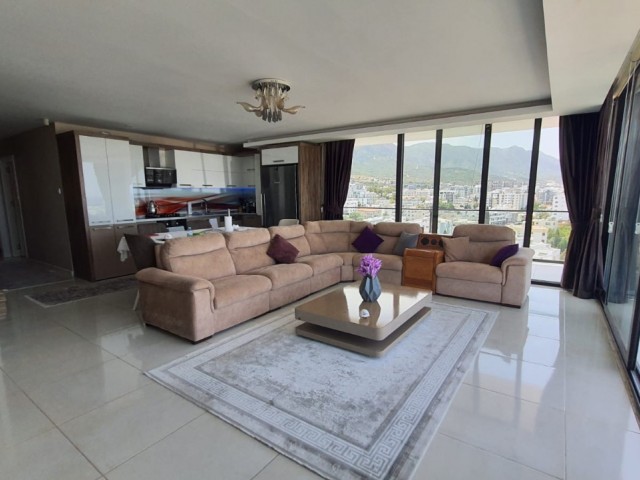 Girne Merkez Satılık 2+1 Lüks Penthouse 