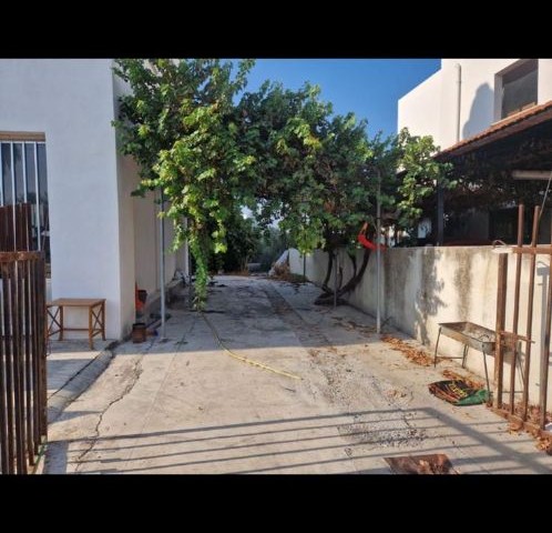 COMPLETE BUILDING FOR SALE IN GÖNYELİ 2 FLAT 1 GARDEN GROUND FLOOR