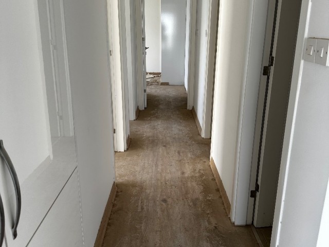 3+1 flat for sale in Nicosia Küçükkaymaklı