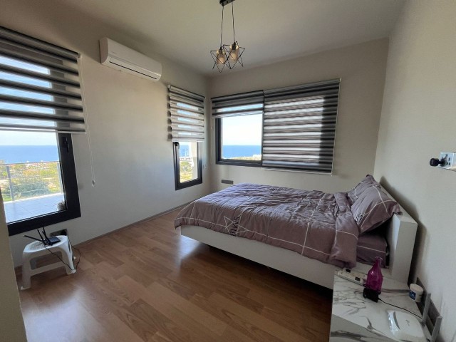 Girne Esentepe'de 4+1 full Eşyalı kapanmaz deniz manzaralı villa