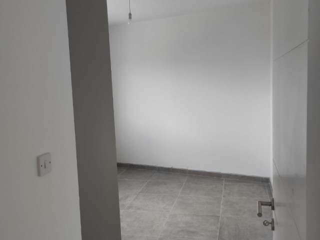 2+1 türkische Wohnung zum Verkauf in Gönyeli, Nikosia