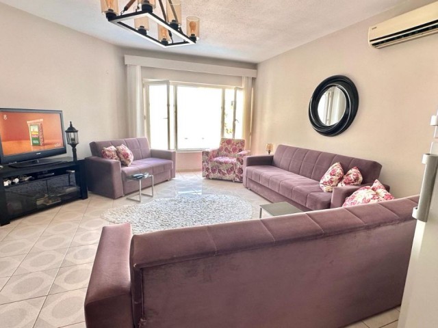 Flat For Sale in Aşağı Girne, Kyrenia