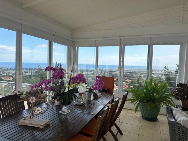 great location sea and mountain .Villa on the balcony of Kyrenia