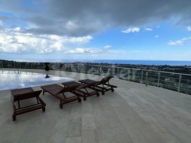 great location sea and mountain .Villa on the balcony of Kyrenia