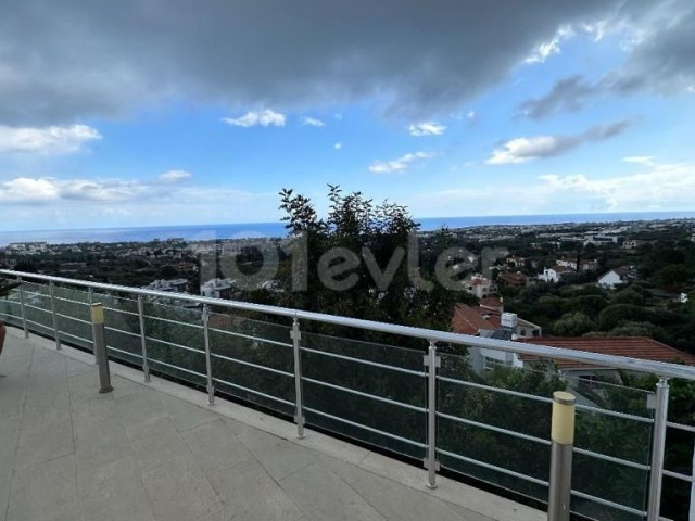 great location sea and mountain .Villa on the balcony of Kyrenia