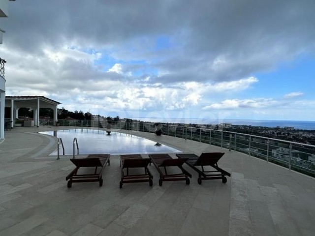 great location sea and mountain .Villa on the balcony of Kyrenia