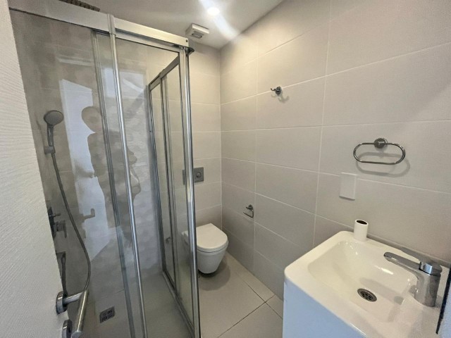 Luxuriöse 3+1 Penthouse-Wohnung zum Verkauf im Zentrum von Kyrenia