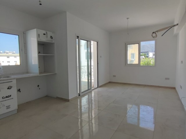 1+1 Wohnung zum Verkauf Alsancak Kyrenia