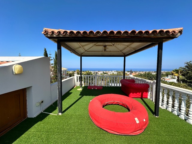 Bungalow mit Aussicht zum Verkauf in Kyrenia, Alsancak