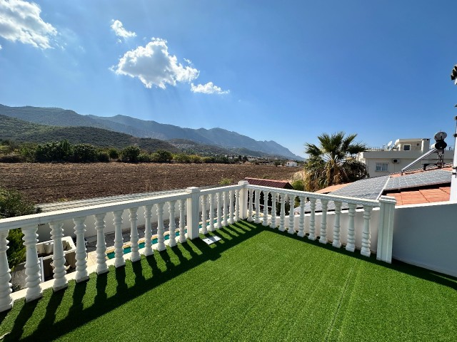 Girne, Alsancakta satılık manzaralı bungalow 