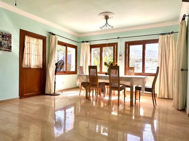 Girne, Alsancakta satılık manzaralı bungalow 