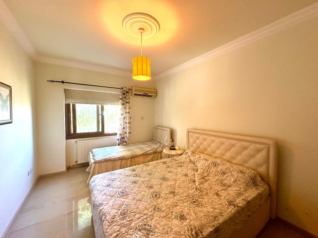 Bungalow mit Aussicht zum Verkauf in Kyrenia, Alsancak