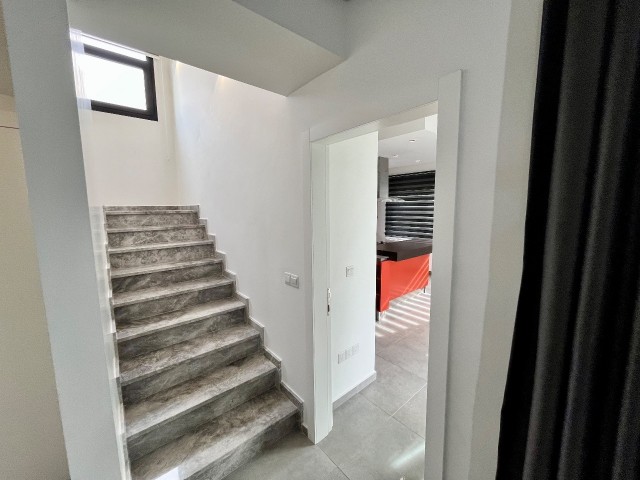 Girne Zeytinlik Satılık 3+1 Full Eşyalı Villa