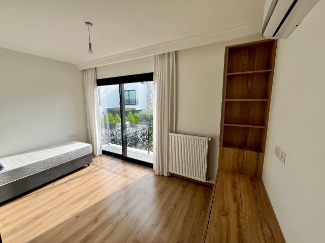 Girne Zeytinlik Satılık 3+1 Full Eşyalı Villa