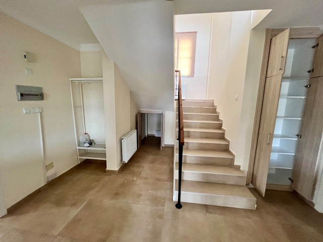 Girne Lapta Satılık 3+1 Villa / Full Eşyalı