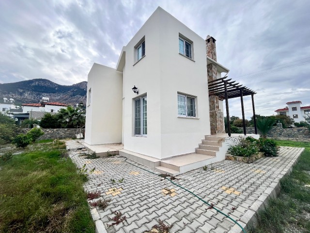 3+1 Villa zum Verkauf in Kyrenia Lapta / Komplett möbliert