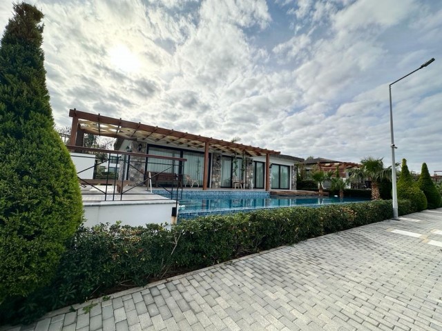 Luxuriöse 3+1-Villa zur Miete in Kyrenia Esentepe Maldives Homes