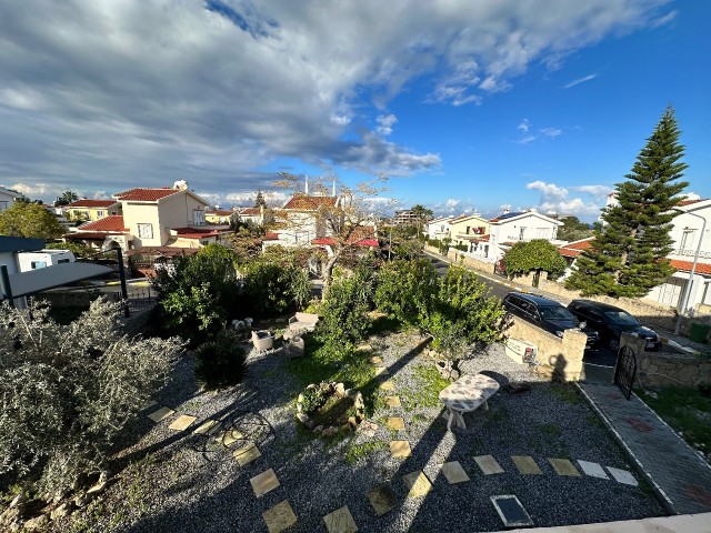 Villa mit Garten zu vermieten in Bellapais