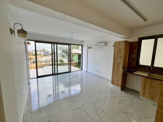 Girne Karaoğlanoğlu Zu verkaufen 3+1 Triplex / Meerblick