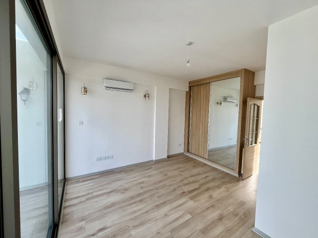 Girne Karaoğlanoğlu Zu verkaufen 3+1 Triplex / Meerblick