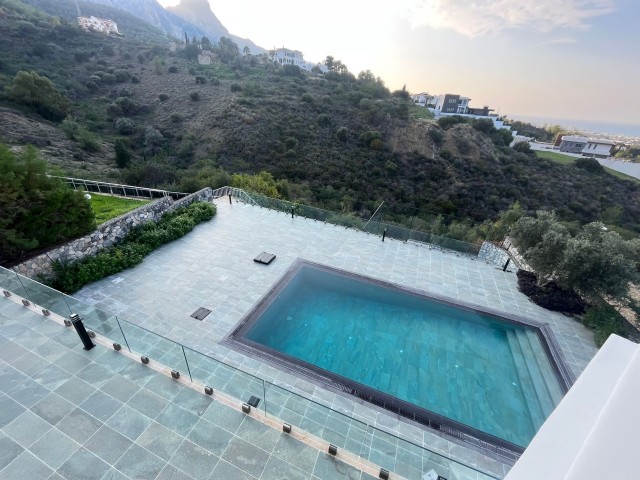 4+3 Luxusvilla zum Verkauf in Kyrenia / mit privatem Pool