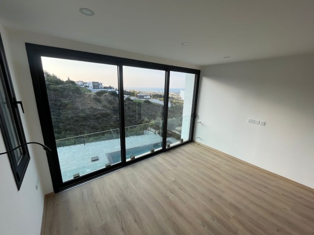 Girne Satılık 4+3 Lüks Villa / Özel Yüzme Havuzlu