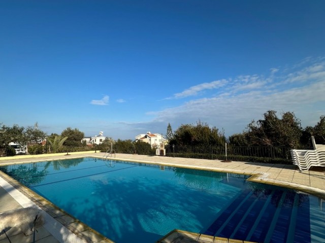 2+1 Wohnung zu vermieten mit Gemeinschaftspool, sehr sauber und mit schöner Aussicht