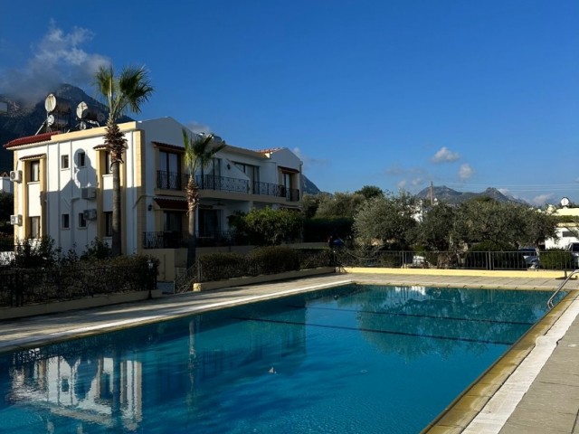 2+1 Wohnung zu vermieten mit Gemeinschaftspool, sehr sauber und mit schöner Aussicht