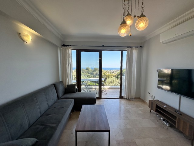 2+1 apartment for rent close to ESK with shared pool, very clean and with a beautiful view