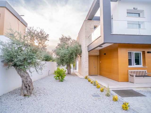 Modern 4+1 bedroom villa in Catalkoy with prevate swimming pool