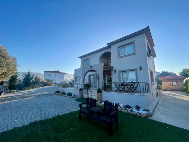 4+1 Villa zum Verkauf in Kyrenia Beşparmak / Meerblick