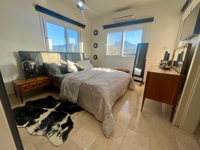 Girne Beşparmak Satılık 4+1 Villa / Deniz Manzaralı