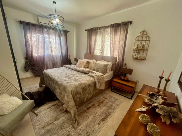 Girne Beşparmak Satılık 4+1 Villa / Deniz Manzaralı