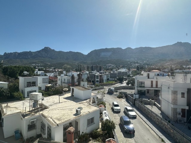 Satılık villa 3+2 Girne 