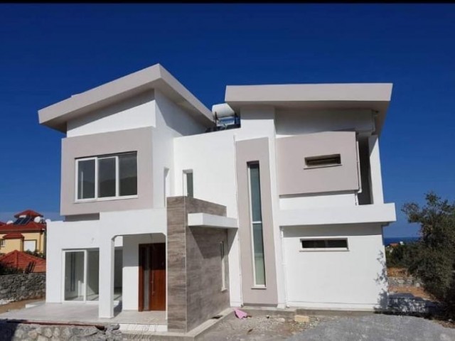 5 yatak odalı satılık villa ESK okulunun karşısında