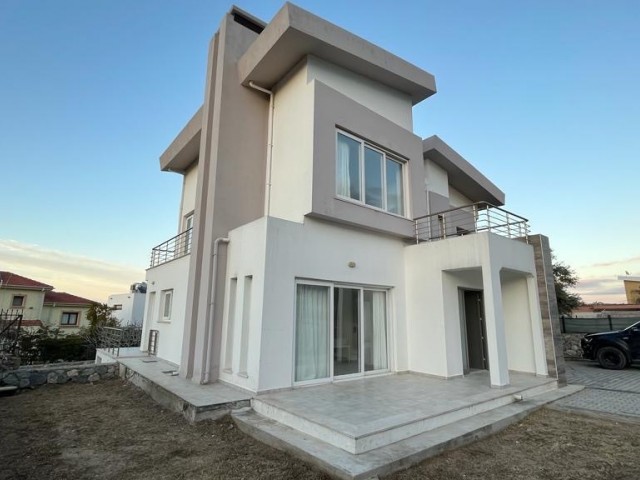 Villa for sale in Bellapayis