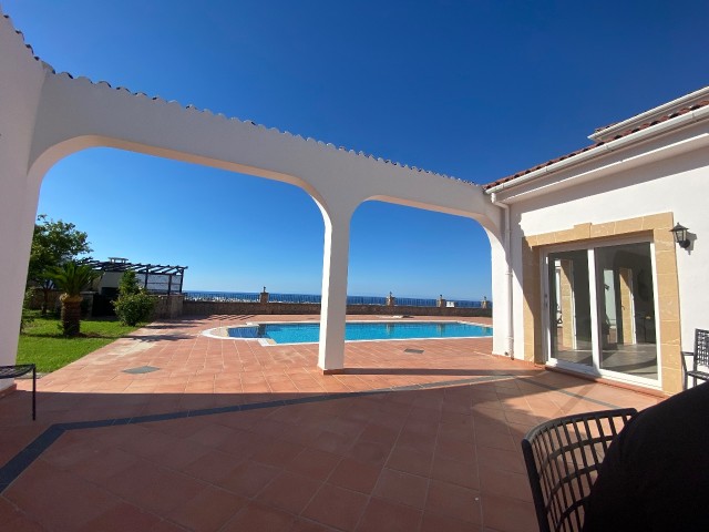 4+2 Villa for sale in Bellapayis with amazing sea, nature, mountains and city view's