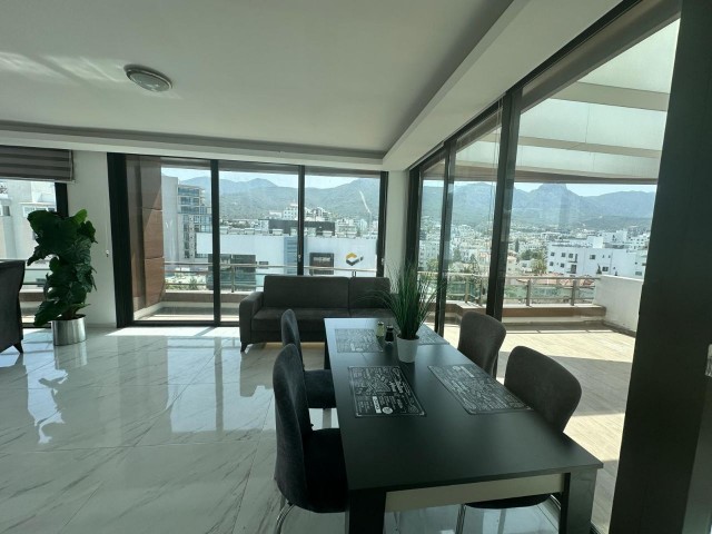 Penthouse zu vermieten in Kyrenia 3+1