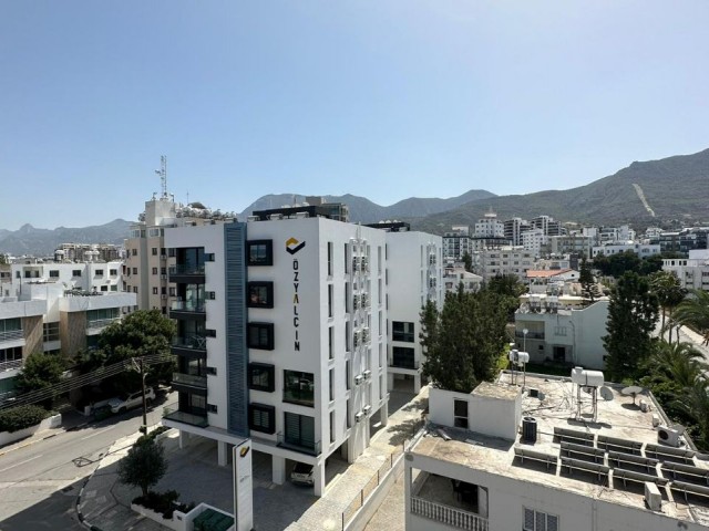 Kyrenia Center Wohnung zu vermieten 2+1