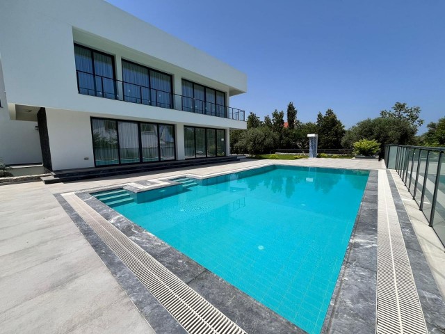 Kyrenia Çatalköy 5+1 komplett möblierte Villa zu vermieten / mit privatem Pool