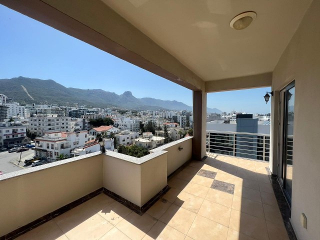 KYRENIA CENTER PENTHOUSE ZU VERKAUFEN 2+1