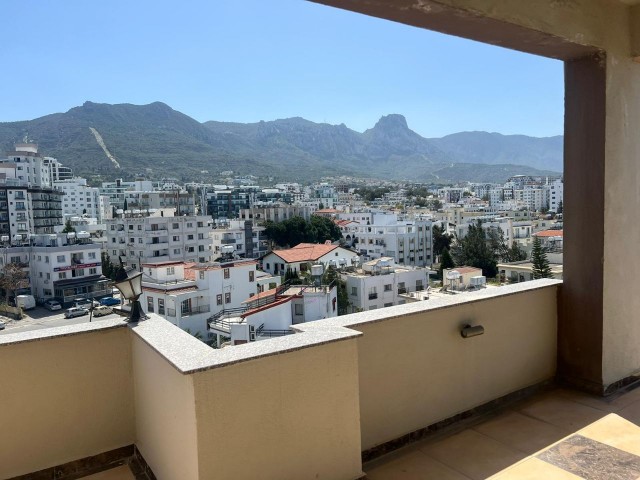 KYRENIA CENTER PENTHOUSE ZU VERKAUFEN 2+1