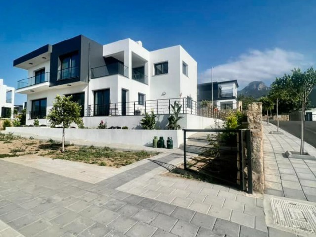 4+1 VILLA ZUM VERKAUF IN GİRNE ÇATALKÖY